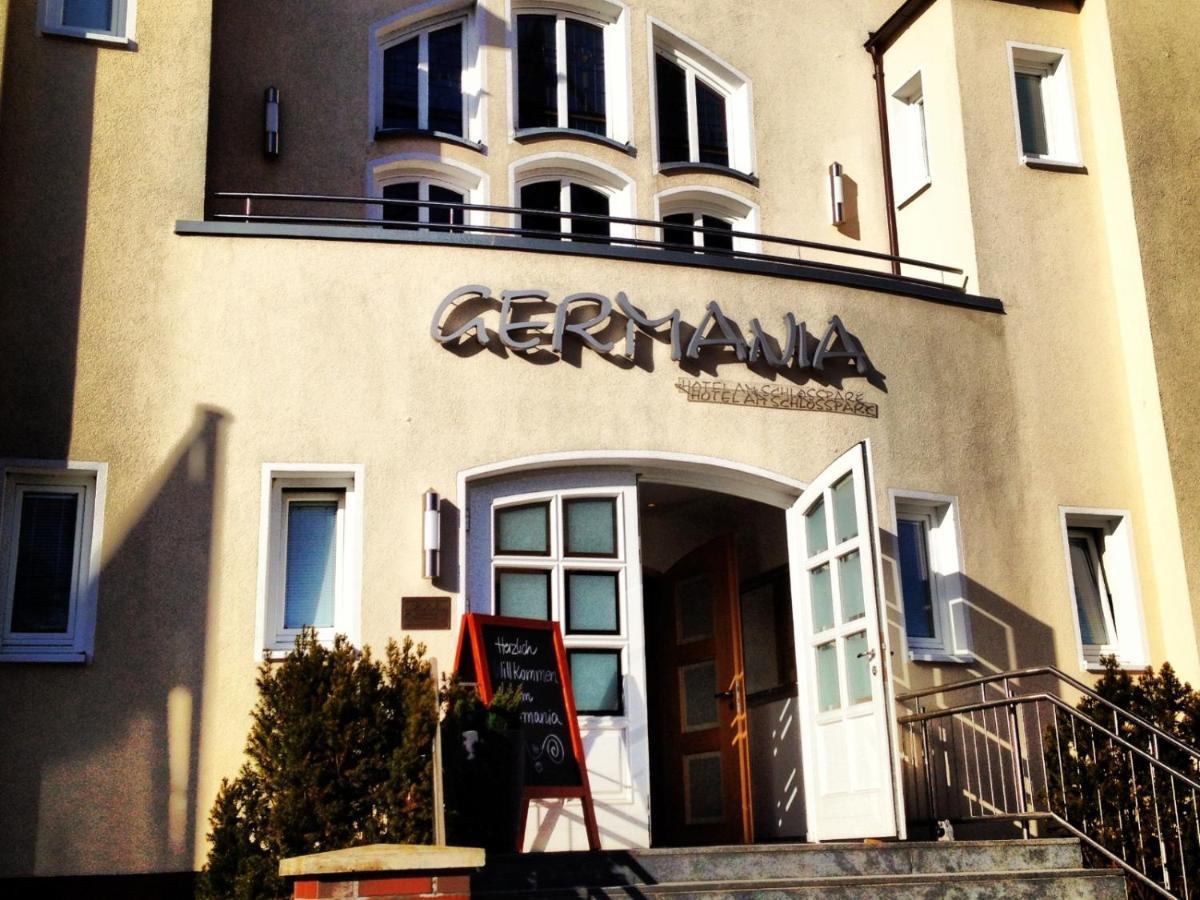 Germania Hotel Am Schlosspark Meyenburg  Exterior foto
